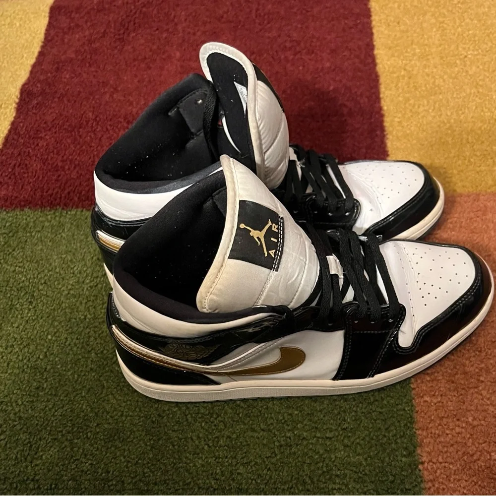 Jordan Black and White High-Top Sneakers - Picture 2 of 5